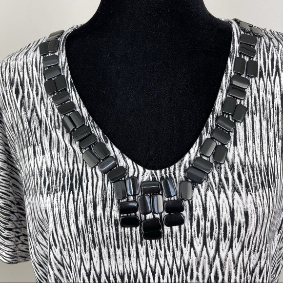 Chico’s Elastic waist black white short sleeve top - Picture 11 of 11